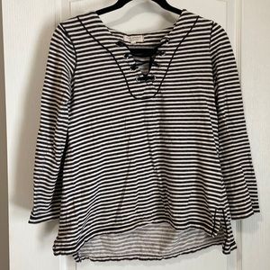 Striped 3/4 sleeved shirt